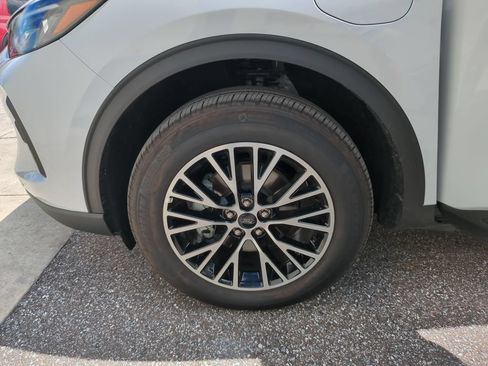 Used 2026 Ford Escape SE w/ PHEV Premium Package FWD image 33