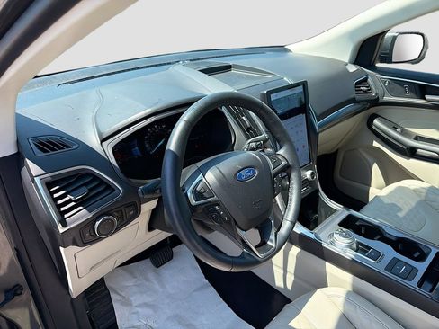 Used 2024 Ford Edge Titanium w/ Equipment Group 301A AWD/4WD image 9