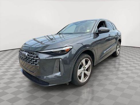 Used 2023 Audi Q3 2.0T Premium w/ Convenience Package AWD/4WD image 5