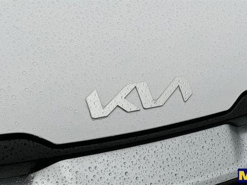 Used 2025 Kia Sportage SX image 37