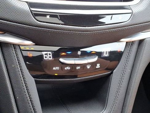 Certified 2022 Cadillac XT5 Premium Luxury image 19