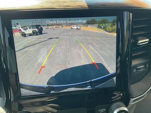 Used 2019 RAM 1500 Laramie AWD/4WD image 18