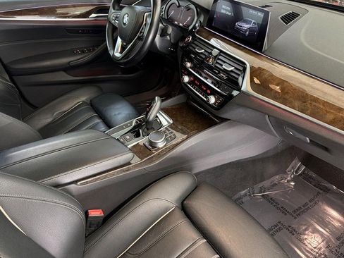 Used 2019 BMW 530i RWD image 31