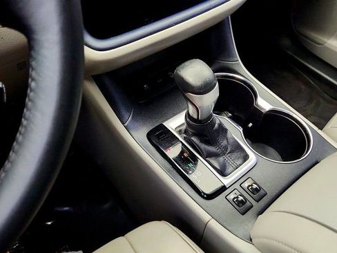 Used 2015 Toyota Highlander XLE AWD/4WD image 17