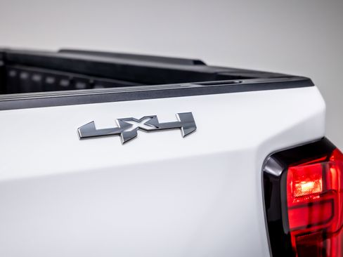 Used 2023 GMC Sierra 1500 SLT w/ SLT Premium Plus Package image 14