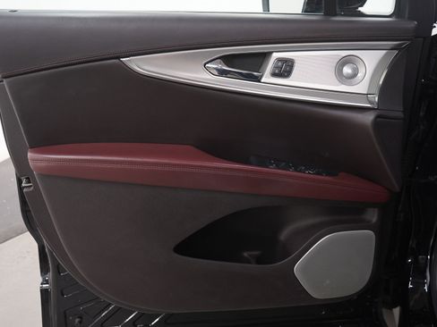 Used 2019 Lincoln Nautilus Black Label image 21