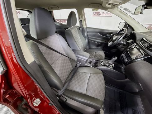 Certified 2022 Nissan Rogue Sport SV image 30