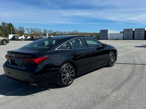 Used 2020 Toyota Avalon Touring image 3