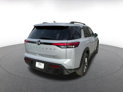 Used 2025 Nissan Pathfinder SV image 14