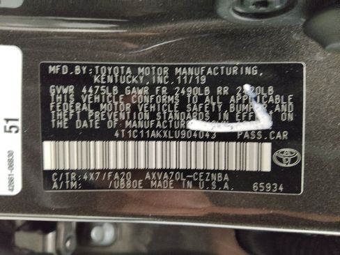 Used 2020 Toyota Camry LE w/ Carpet Mat Package image 33