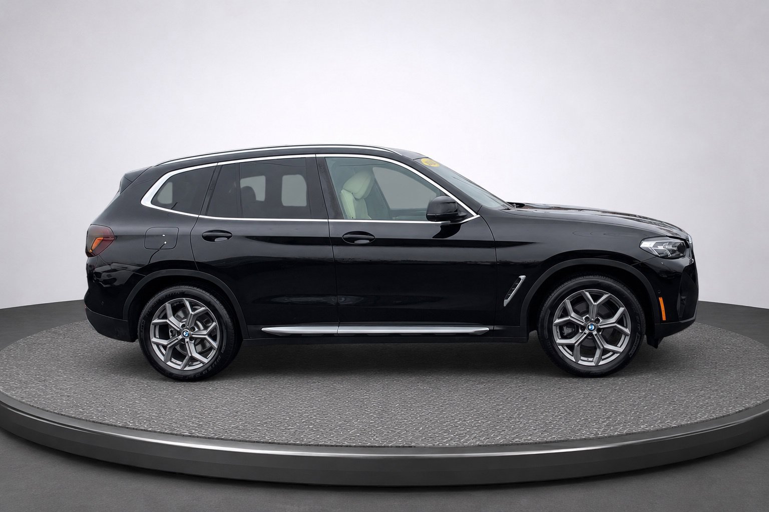 Used 2023 BMW X3 xDrive30i w/ Parking Assistance Package AWD/4WD image 15