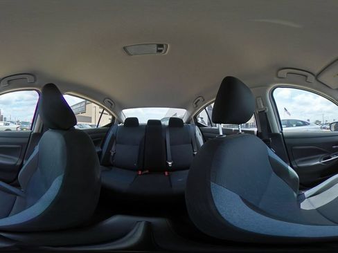 Used 2025 Nissan Versa SV FWD image 40