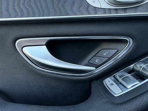 Used 2016 Mercedes-Benz C 300 4MATIC Sedan image 19