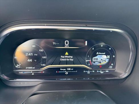 Used 2024 GMC Yukon XL AT4 w/ Technology Package image 24