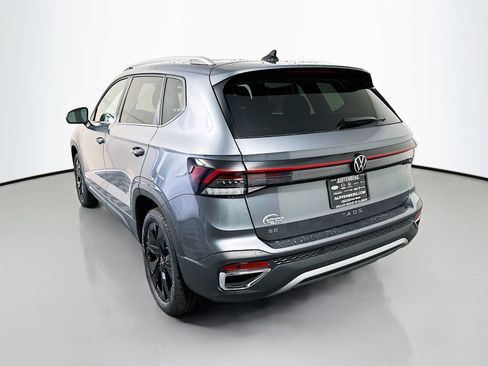 New 2026 Volkswagen Taos SE FWD image 5