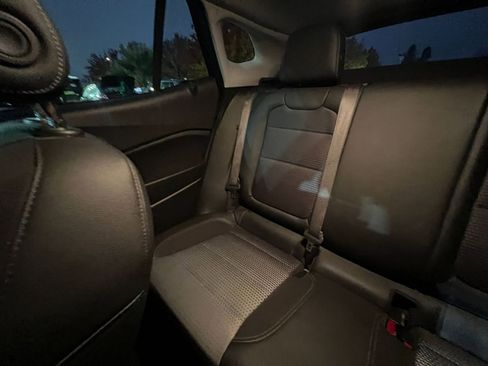 Used 2025 Chevrolet Trax LT w/ LT Convenience Package image 39