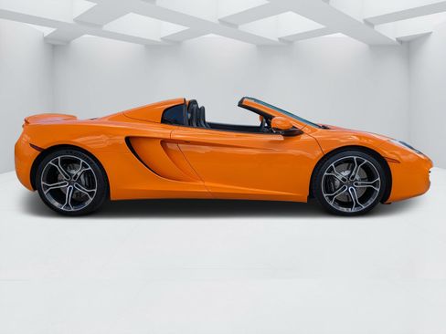 Used 2014 McLaren MP4-12C Spider RWD image 2