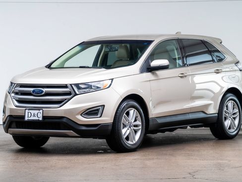 Used 2018 Ford Edge SEL w/ Equipment Group 201A FWD image 3