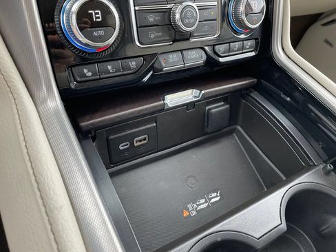 Used 2024 GMC Yukon Denali AWD/4WD image 19
