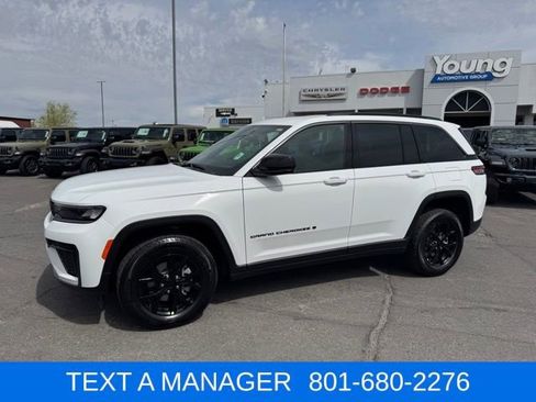 New 2026 Jeep Grand Cherokee Altitude AWD/4WD image 1