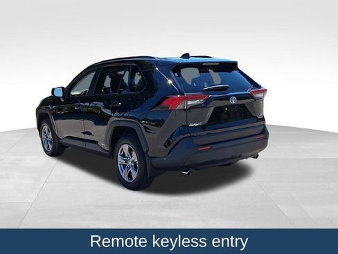 Used 2024 Toyota RAV4 LE AWD/4WD image 5