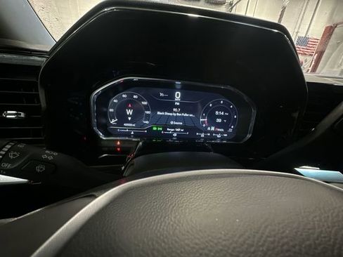 Used 2024 GMC Sierra 1500 SLT image 11