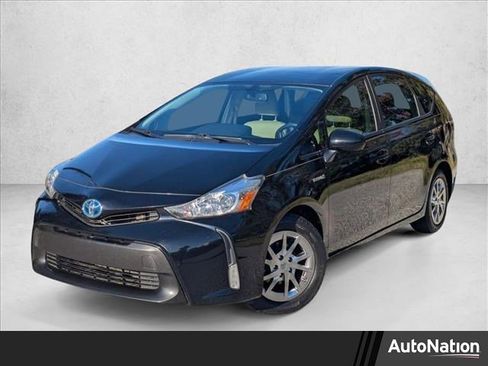 Used 2017 Toyota Prius V Four image 1