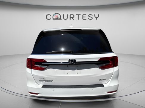 Certified 2024 Honda Odyssey Elite image 6