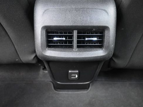 Used 2020 Chevrolet Equinox LS FWD image 25