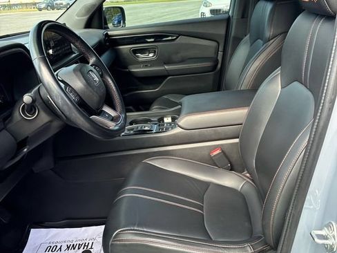 Used 2023 Honda Pilot TrailSport image 14