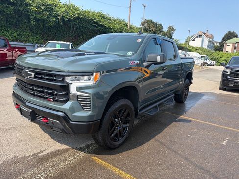 Used 2025 Chevrolet Silverado 1500 LT Trail Boss w/ LT Trail Boss Premium Package AWD/4WD image 1