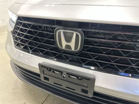 Used 2025 Honda Accord SE image 29