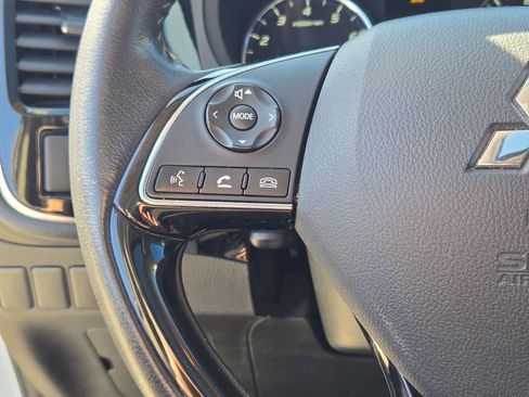 Used 2018 Mitsubishi Outlander SE FWD image 39