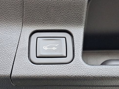 Certified 2023 GMC Acadia SLE w/ Driver Convenience Package image 31