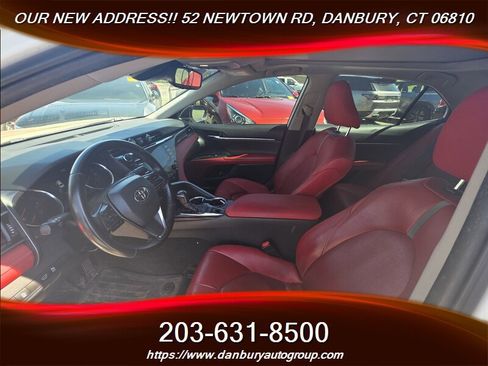 Used 2019 Toyota Camry XSE FWD image 6