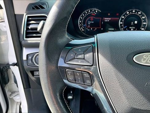 Used 2016 Ford Explorer Platinum image 16