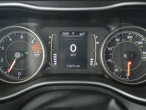 Certified 2019 Jeep Cherokee Latitude Plus image 11