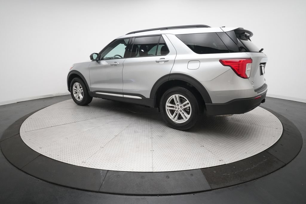 Used 2023 Ford Explorer XLT w/ Class IV Trailer Tow Package AWD/4WD image 32