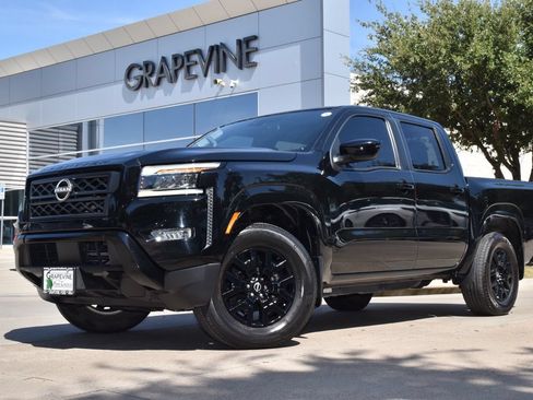 Used 2023 Nissan Frontier SV w/ Midnight Edition Package RWD image 2