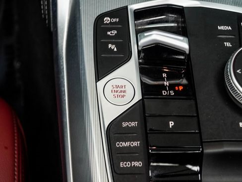 Used 2024 BMW M440i Convertible w/ Premium Package image 23