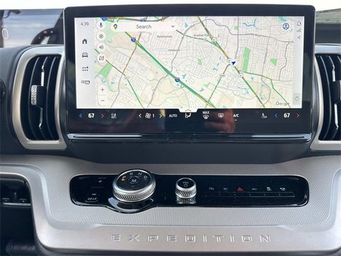 New 2025 Ford Expedition Active image 27