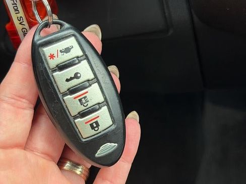 Used 2013 Nissan Frontier PRO-4X AWD/4WD image 27