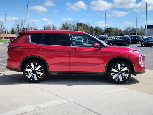 New 2026 Mitsubishi Outlander SE AWD/4WD image 14