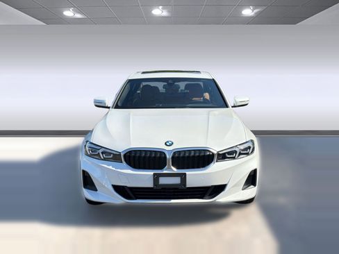 Certified 2025 BMW 330i xDrive Sedan w/ Convenience Package AWD/4WD image 5