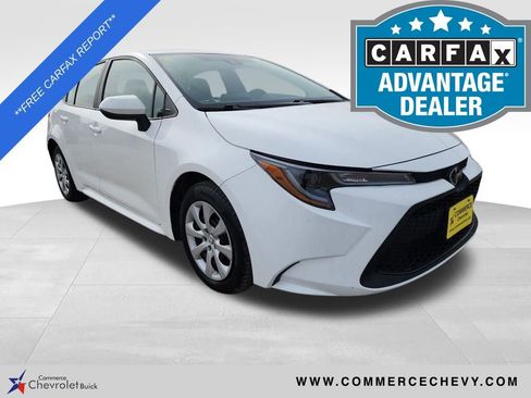 Used 2022 Toyota Corolla LE image 1