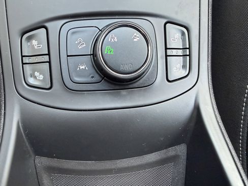 Used 2024 GMC Terrain SLT w/ Infotainment Package II AWD/4WD image 6