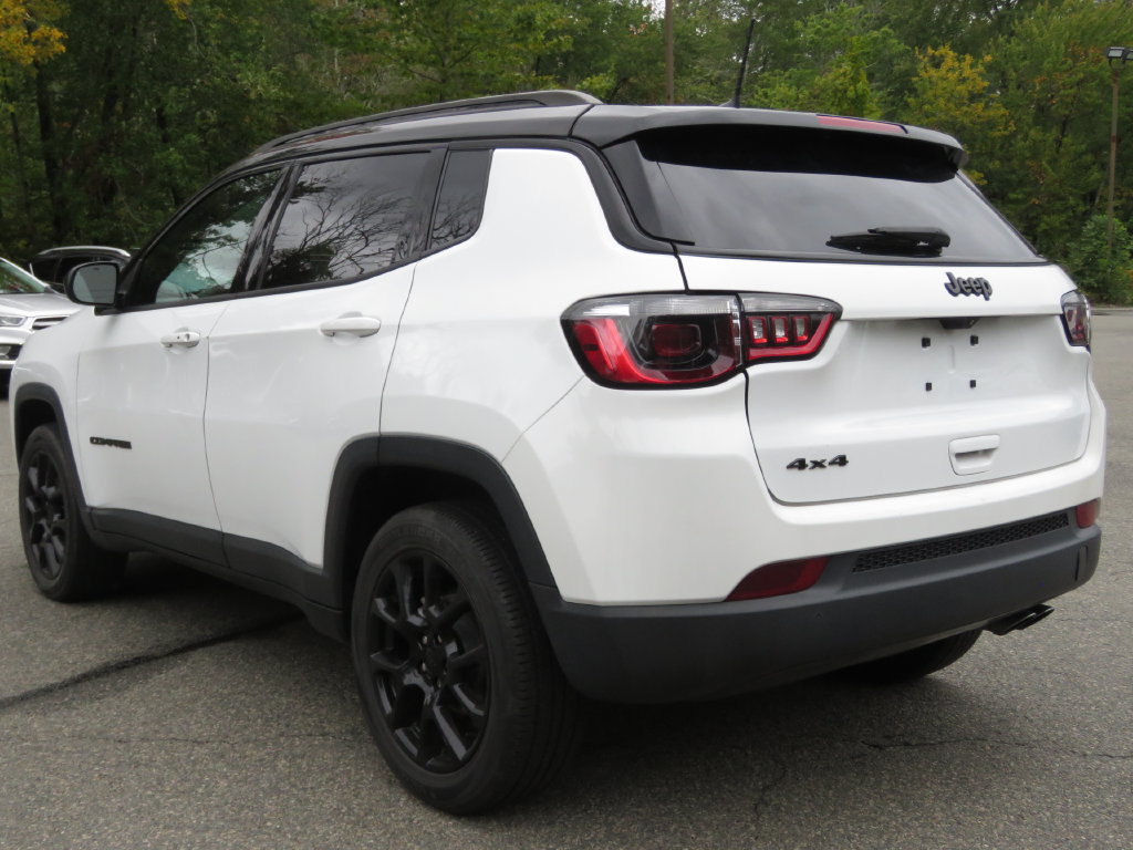 Used 2022 Jeep Compass Latitude w/ Sun and Sound Group AWD/4WD image 7