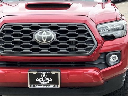Used 2021 Toyota Tacoma TRD Sport w/ Technology Package AWD/4WD image 9