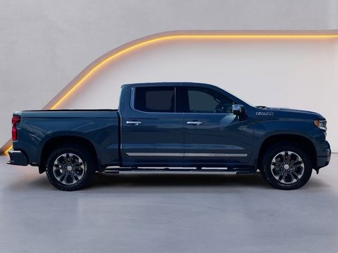 Used 2024 Chevrolet Silverado 1500 High Country w/ Technology Package image 8