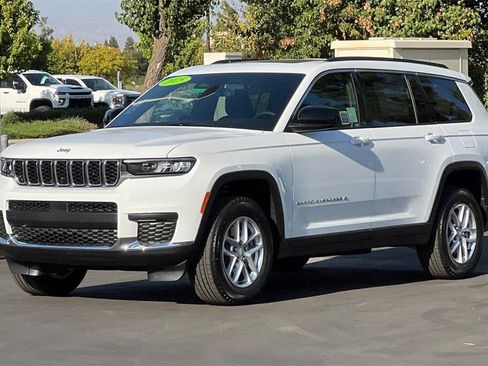 New 2025 Jeep Grand Cherokee L Laredo w/ Luxury Tech Group I image 8